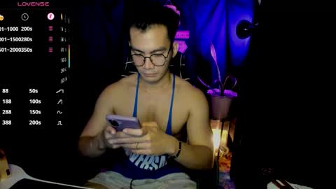 Snapshot of 000batman000 chatting on 02-06-26, 01:36 Bruce online show from 02-06-26, 01:36