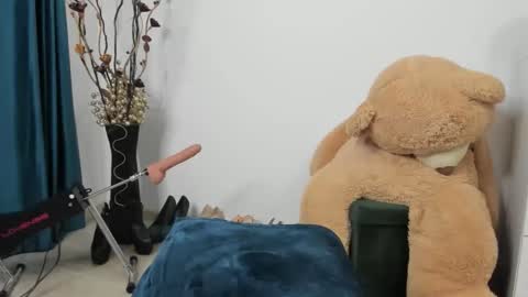 00ingrid00 online show from 02-09-26, 09:57