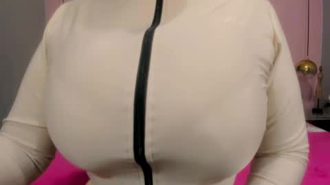 Valeria online show from 03-05-25, 10:00