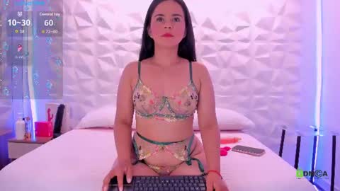 Snapshot of 01nahomi chatting on 07-12-26, 12:40 Nahomi online show from 07-12-26, 12:40