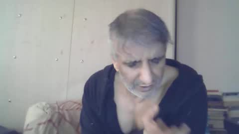 Snapshot of 0luvmonkey chatting on 01-11-26, 01:49 0luvmonkey online show from 01-11-26, 01:49