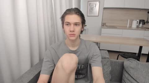 Snapshot of 0verlandd chatting on 10-04-25, 04:10 Adam online show from 10-04-25, 04:10