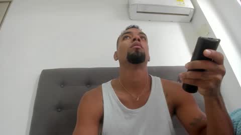 Snapshot of 11inchesblackcock chatting on 12-04-25, 02:59 cuteboybiigcock online show from 12-04-25, 02:59