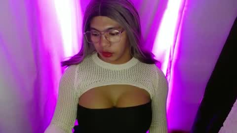 Snapshot of 11inchsinglecious chatting on 12-07-24, 05:09 HUGECOCK online show from 12-07-24, 05:09