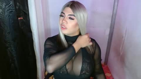 Snapshot of 11inchsinglecious chatting on 02-22-25, 09:45 HUGECOCK online show from 02-22-25, 09:45