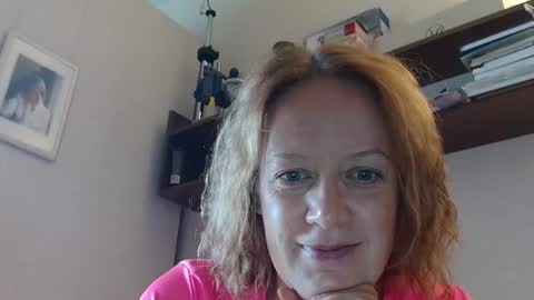 Snapshot of 12ennie chatting on 09-10-25, 06:35 12ennie online show from 09-10-25, 06:35