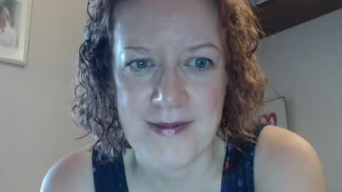 Snapshot of 12ennie chatting on 10-16-25, 06:25 12ennie online show from 10-16-25, 06:25