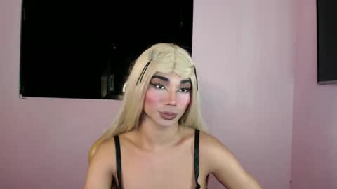 Snapshot of 18_nicole chatting on 02-20-25, 06:24 barbie online show from 02-20-25, 06:24