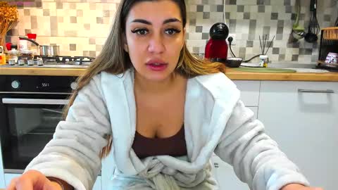 18belleskinny online show from 10-04-25, 08:23