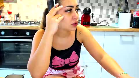 18belleskinny online show from 10-07-25, 10:45