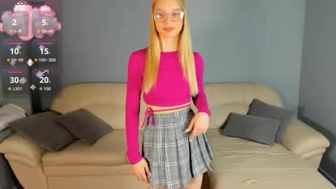 Kira online show from 11-05-25, 04:56