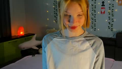 Kira online show from 03-30-26, 04:52