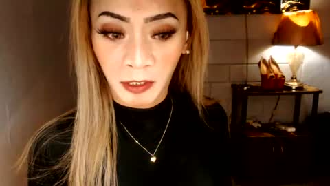 Snapshot of 1bigsurprise4you chatting on 07-02-26, 01:27 angel online show from 07-02-26, 01:27