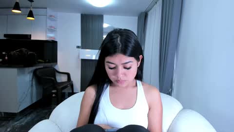 Snapshot of 1bonnie chatting on 03-10-25, 11:06 Hello soy bonnie online show from 03-10-25, 11:06