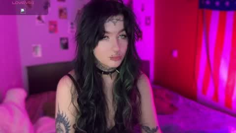 Snapshot of 1callmedistress1 chatting on 07-01-26, 05:42 Teya online show from 07-01-26, 05:42