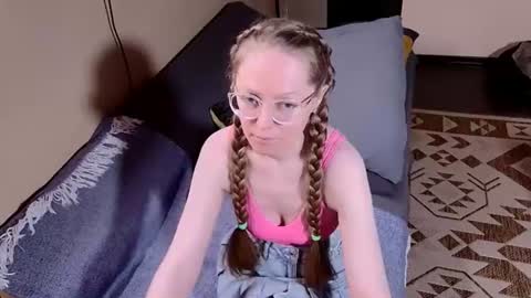 Snapshot of 1goldilocks chatting on 07-02-26, 05:19 online show from 07-02-26, 05:19