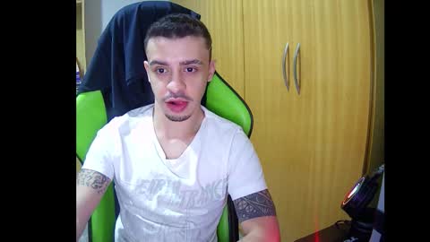 Snapshot of 1good_vibes1 chatting on 12-20-25, 03:02 1good_vibes1 online show from 12-20-25, 03:02