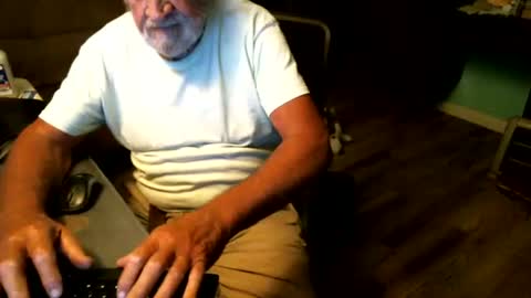 Snapshot of 1handyanddee chatting on 07-12-26, 02:02 1handyanddee online show from 07-12-26, 02:02