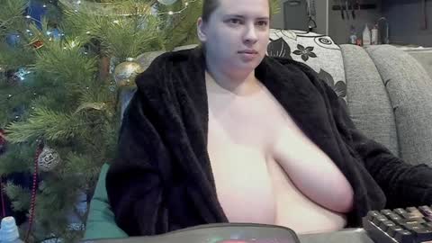 Snapshot of 1lindsey1 chatting on 12-24-24, 11:17 1LINDSEY1 online show from 12-24-24, 11:17