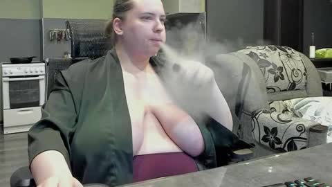 Snapshot of 1lindsey1 chatting on 02-18-25, 06:04 1LINDSEY1 online show from 02-18-25, 06:04