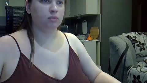 Snapshot of 1lindsey1 chatting on 09-19-25, 05:13 1LINDSEY1 online show from 09-19-25, 05:13