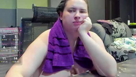 Snapshot of 1lindsey1 chatting on 11-09-25, 02:04 1LINDSEY1 online show from 11-09-25, 02:04