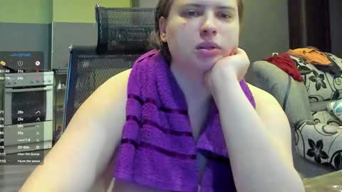 Snapshot of 1lindsey1 chatting on 11-21-25, 12:04 1LINDSEY1 online show from 11-21-25, 12:04
