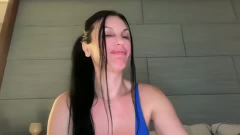 Snapshot of 1lovely1 chatting on 10-20-25, 04:02 Onna online show from 10-20-25, 04:02