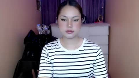 Snapshot of 1miracle_tranny chatting on 07-08-26, 05:23 1miracle_tranny online show from 07-08-26, 05:23