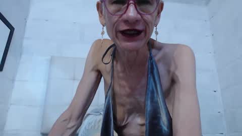 Snapshot of 1miss_monserrate chatting on 01-05-25, 09:47 Miss Monserrate online show from 01-05-25, 09:47