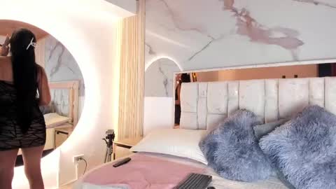 Snapshot of 1naughty_milf chatting on 06-06-26, 11:09 Luisa online show from 06-06-26, 11:09