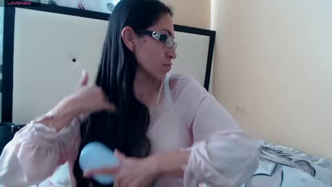 Snapshot of 1sasha_grey__1 chatting on 05-14-26, 09:43 paola online show from 05-14-26, 09:43