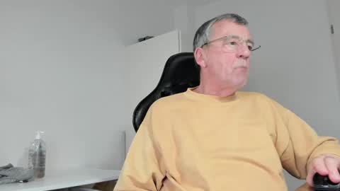 Henk online show from 02-16-25, 06:43