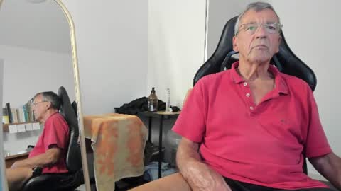 Snapshot of 200gentleman chatting on 08-03-26, 07:50 Henk online show from 08-03-26, 07:50