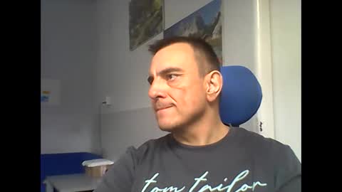 Snapshot of 2025eyesforyou chatting on 02-21-26, 08:15 2025eyesforyou online show from 02-21-26, 08:15