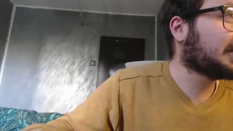 Snapshot of 21jus chatting on 10-13-25, 11:43 21jus online show from 10-13-25, 11:43