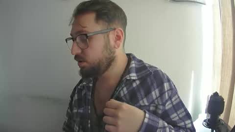 Snapshot of 21jus chatting on 11-15-25, 11:18 21jus online show from 11-15-25, 11:18