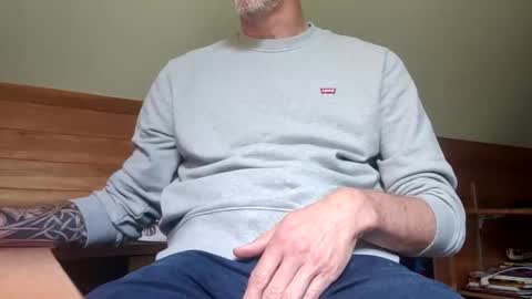 Snapshot of 22_acacia_avenue chatting on 05-11-26, 12:44 22_acacia_avenue online show from 05-11-26, 12:44