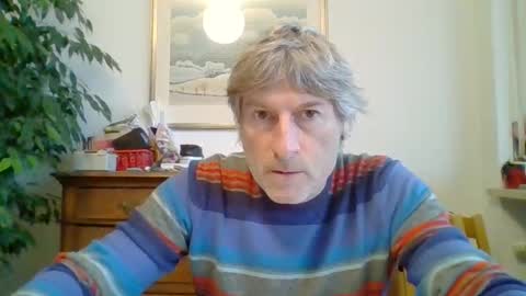 22esserre online show from 11-16-25, 01:17