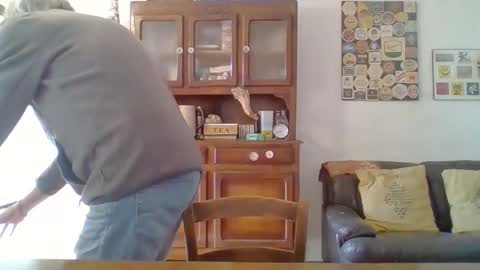 22esserre online show from 02-06-26, 01:03