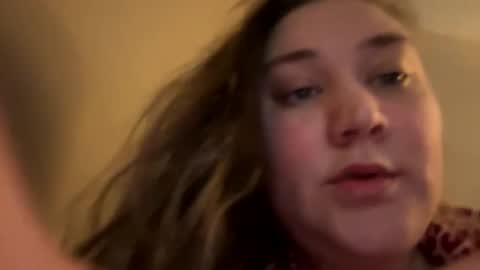 Snapshot of 22thickfatpussy chatting on 12-20-25, 01:07 22thickfatpussy online show from 12-20-25, 01:07