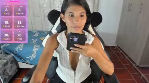 Snapshot of 25_dulce chatting on 07-24-26, 12:52 25 Dilce online show from 07-24-26, 12:52