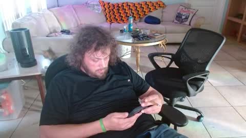 Snapshot of 2dirtyhillbillies chatting on 05-22-26, 10:37 ThrillBilly online show from 05-22-26, 10:37