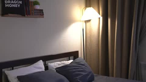 Elley  online show from 03-12-26, 06:30