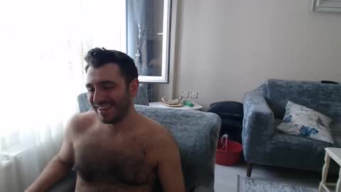 Snapshot of 2handsomeman chatting on 05-12-26, 12:35 Berk online show from 05-12-26, 12:35