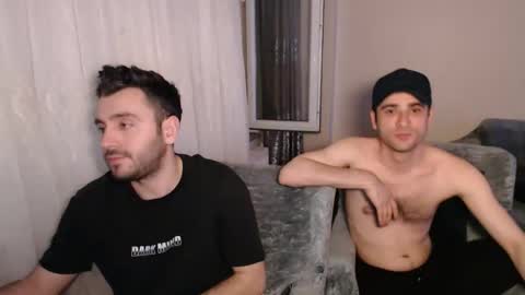 Snapshot of 2handsomeman chatting on 05-16-26, 10:52 Berk online show from 05-16-26, 10:52
