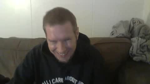 2small4you83 online show from 03-07-25, 10:43