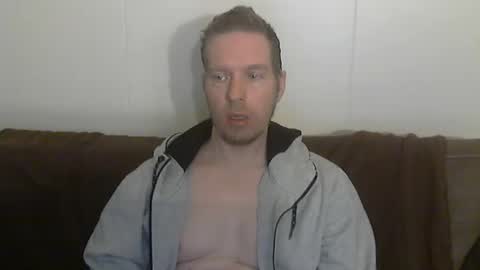 2small4you83 online show from 03-19-26, 10:03