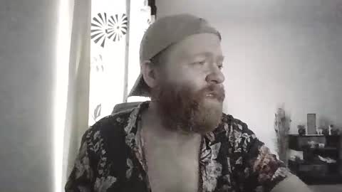 33UK online show from 10-18-25, 01:12