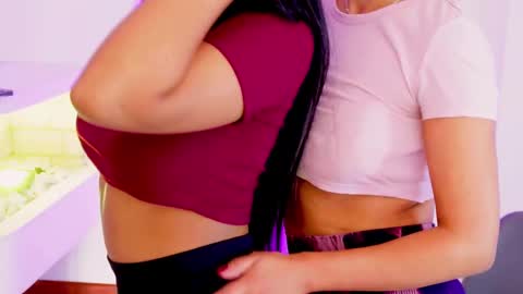 independent model online show from 01-16-25, 03:35